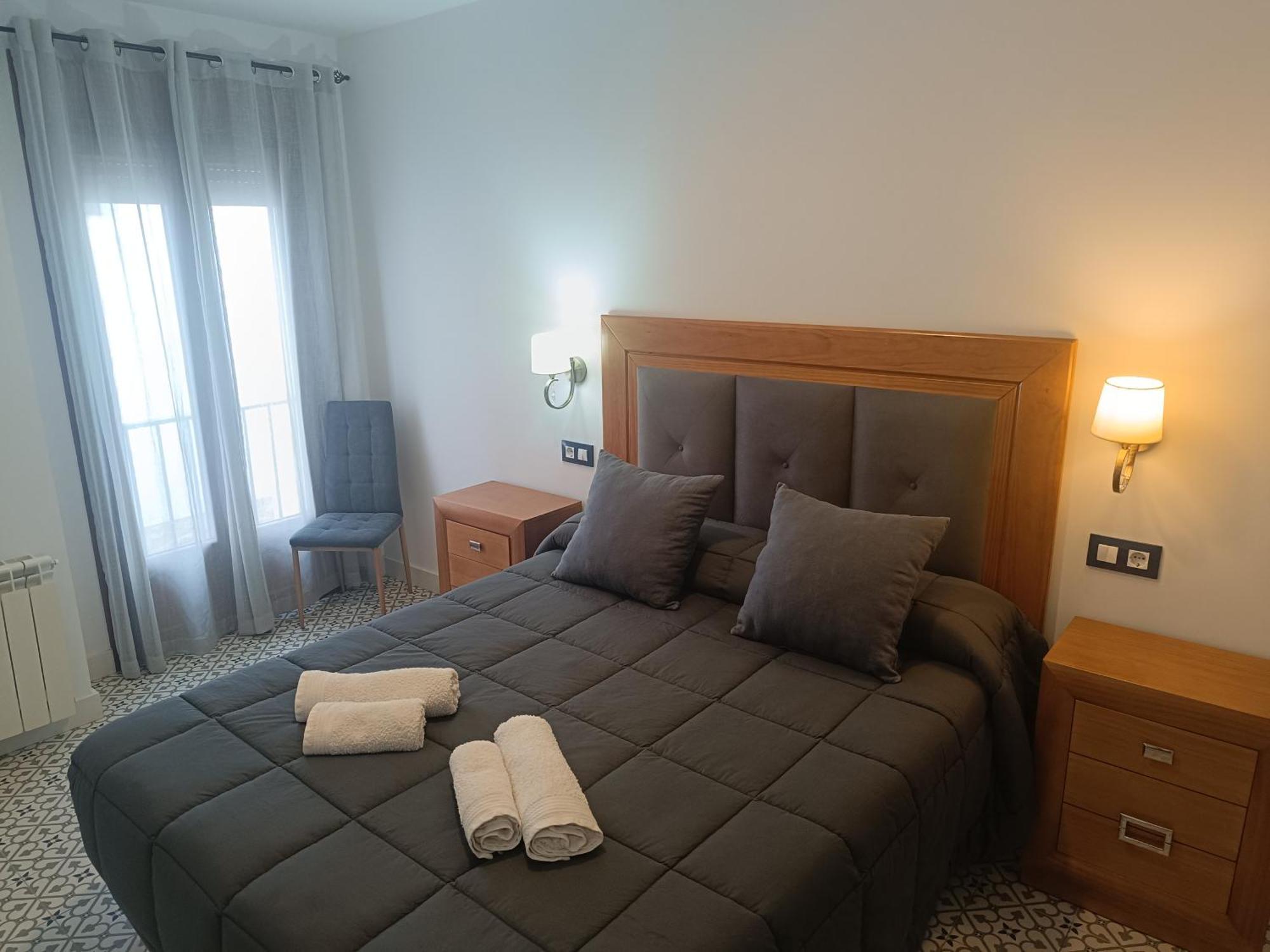 Al-Qazeres Suites Caceres Exterior photo