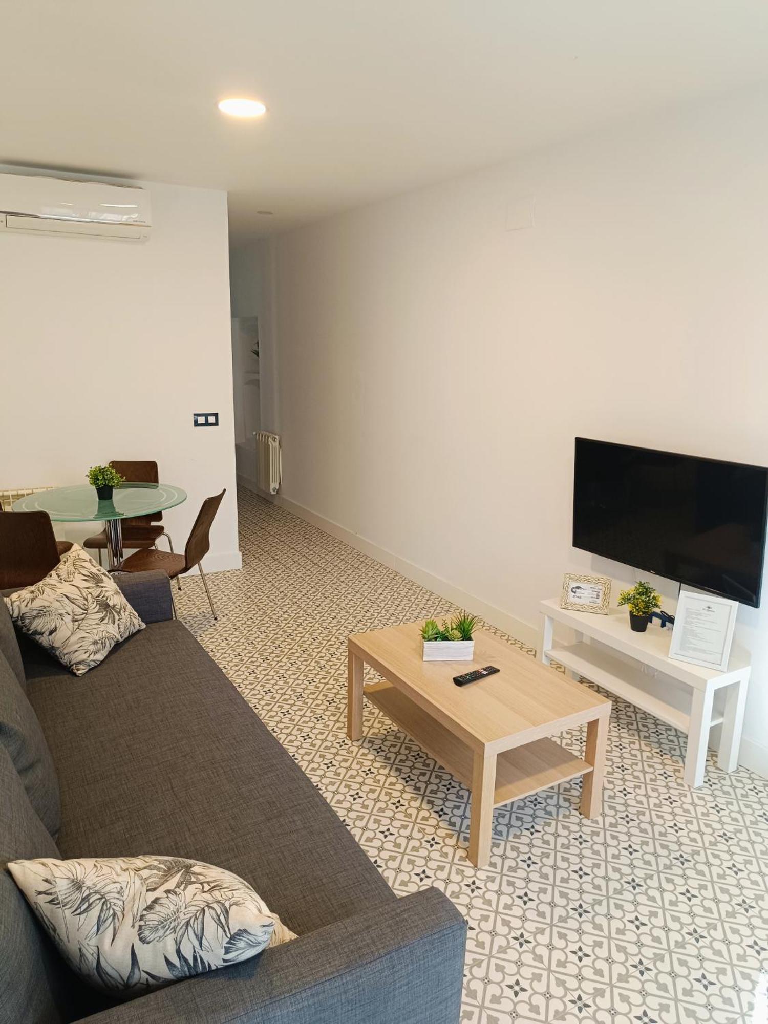 Al-Qazeres Suites Caceres Exterior photo