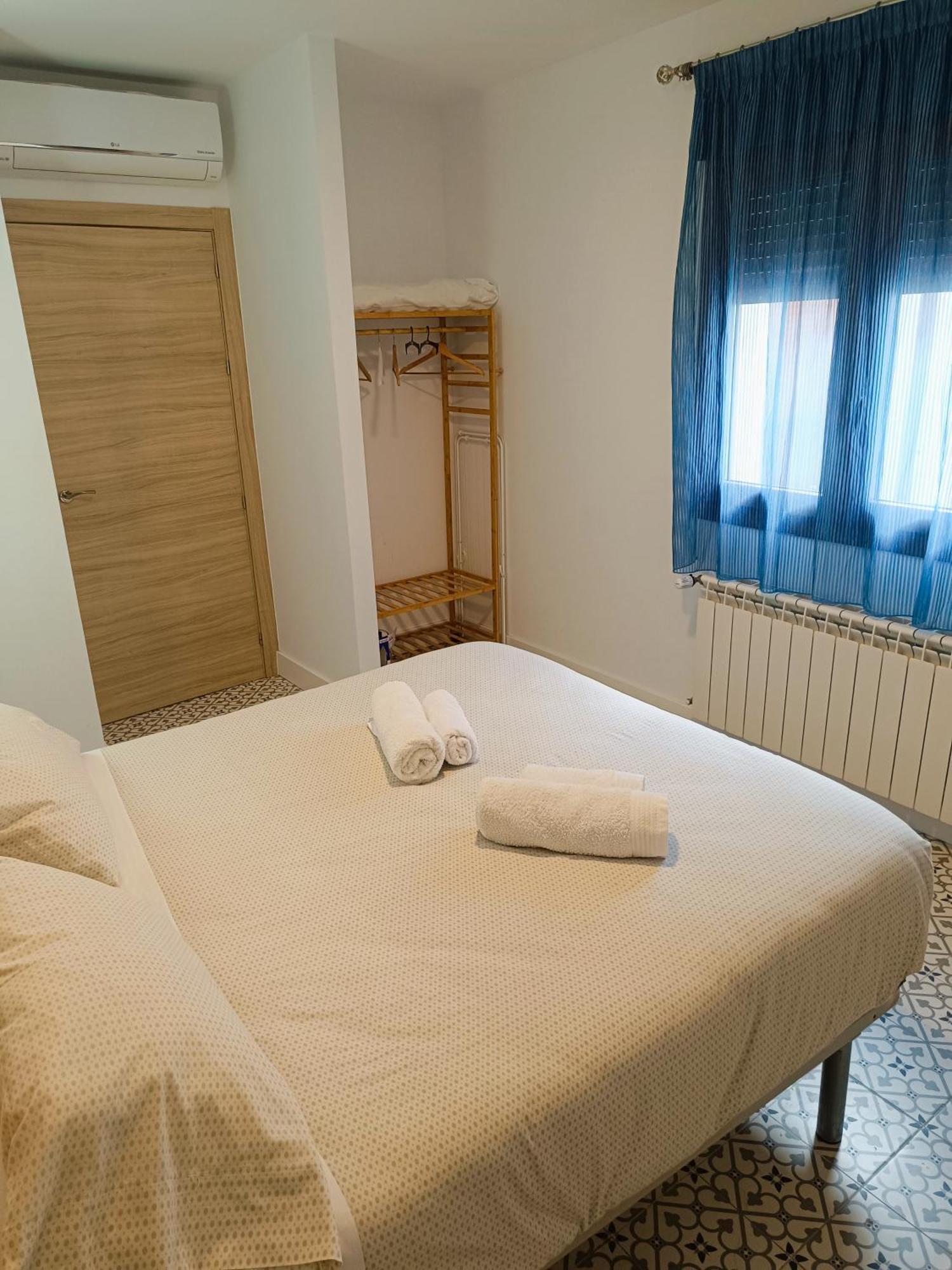 Al-Qazeres Suites Caceres Exterior photo